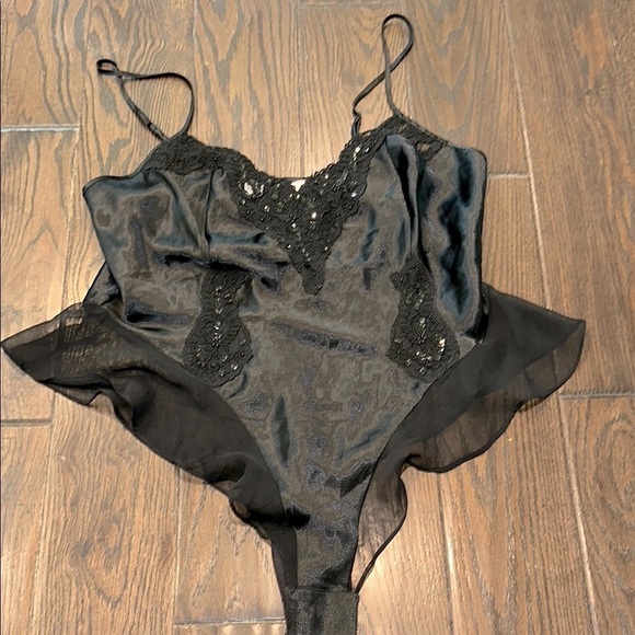Victoria's Secret Black Lace Bodysuit lingerie size large - Picture 2 of 7